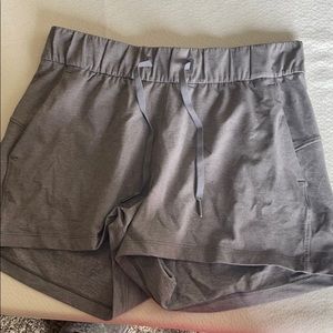 Lululemon On the Fly Shorts 2.5”